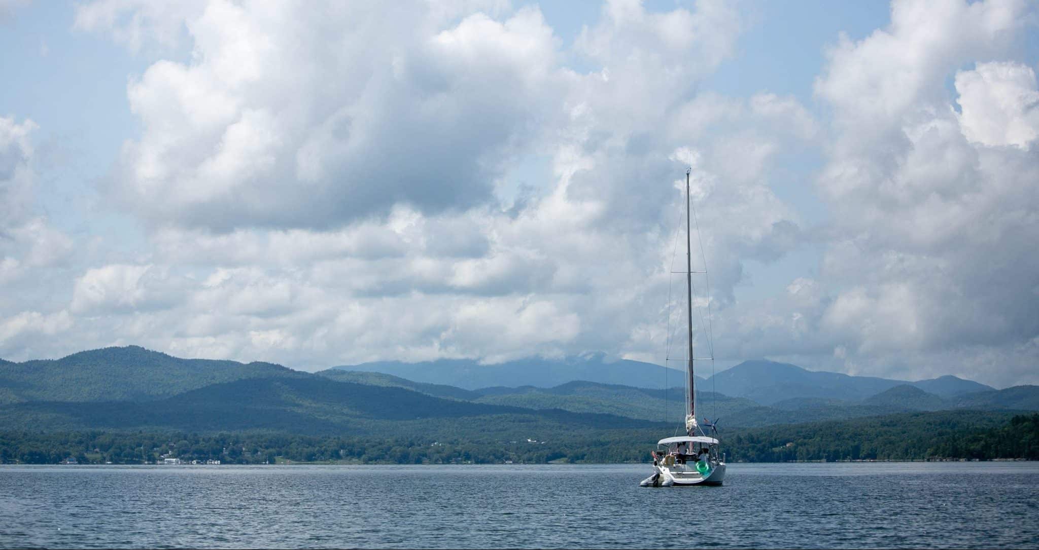 rent sailboat lake champlain