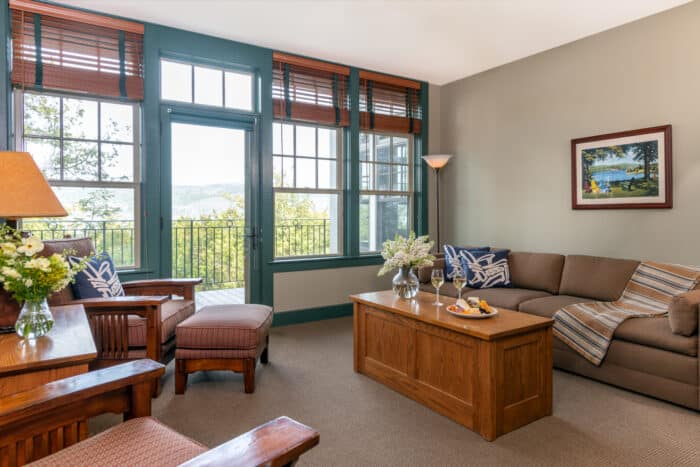 The main living space of Summit 1