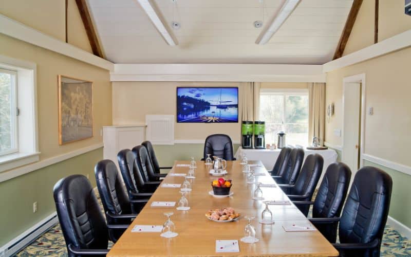 Palisades Room set for an executive meeting